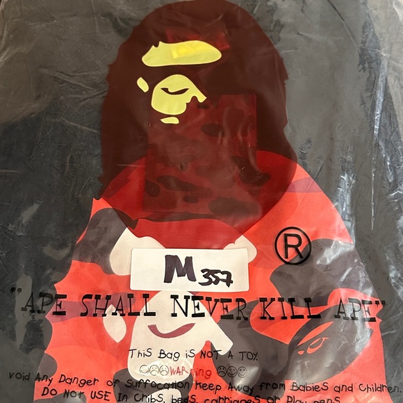 BAPE RED CAMO BIG APE LOGO TEE BLACK - Picture 4 of 4